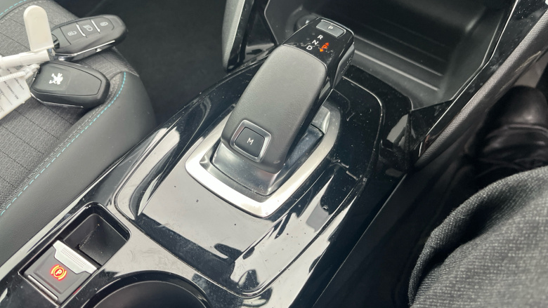 Peugeot 208 1.2 PureTech 100 Allure 5dr EAT8 Petrol Hatchback